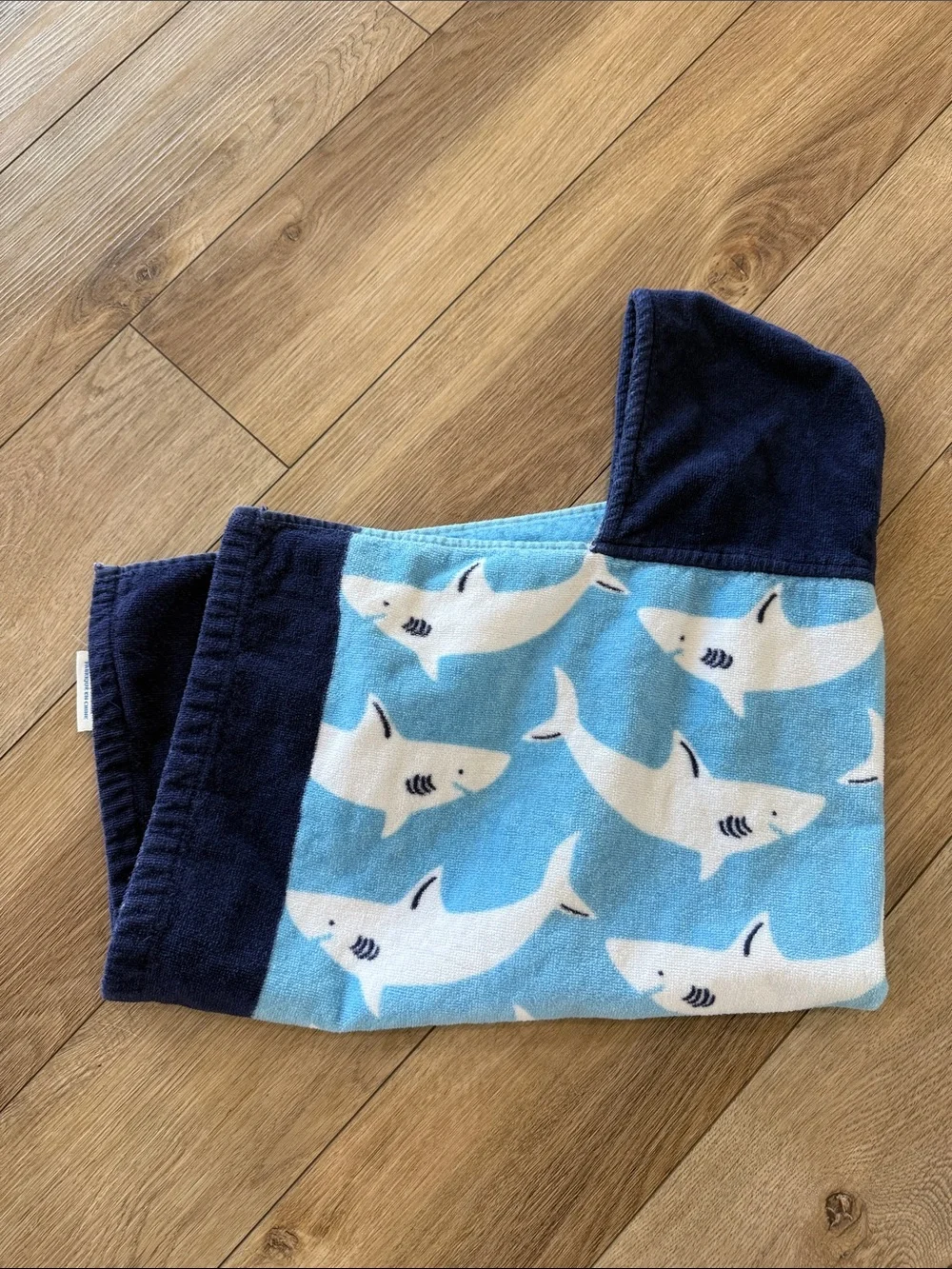 🆕 Pottery Barn Shark Print Hooded Baby Towel - Blue & Navy